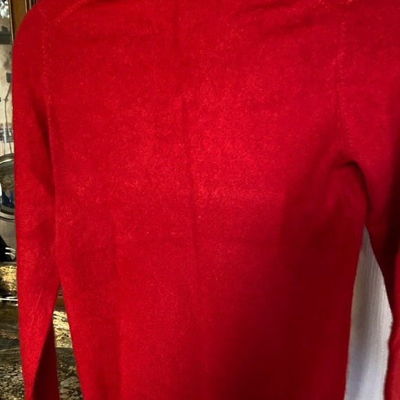 V-neck 100% cashmere sweater size P in deep red. Charter Club - Picture 5 of 6